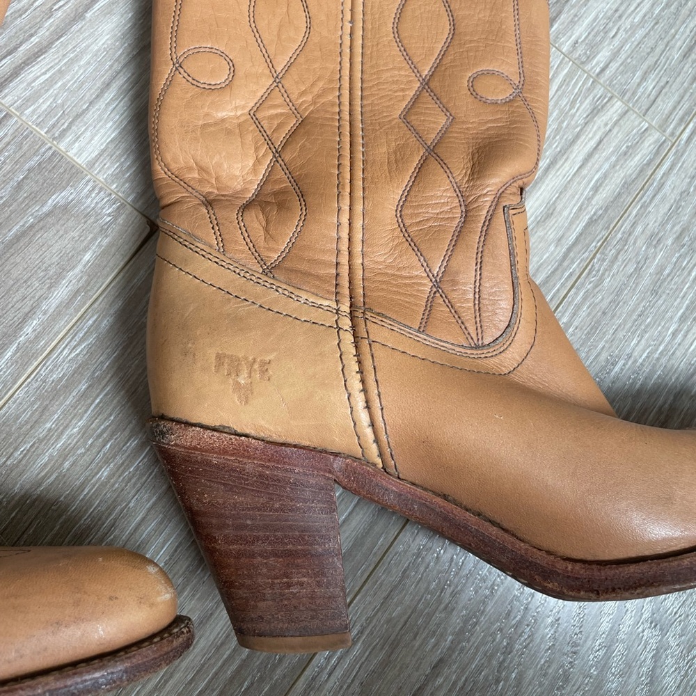 FRYE Vintage Women’s Tan Western Cowboy Boots Midcalf Leather Butterscotch 7.5B - Picture 4 of 6